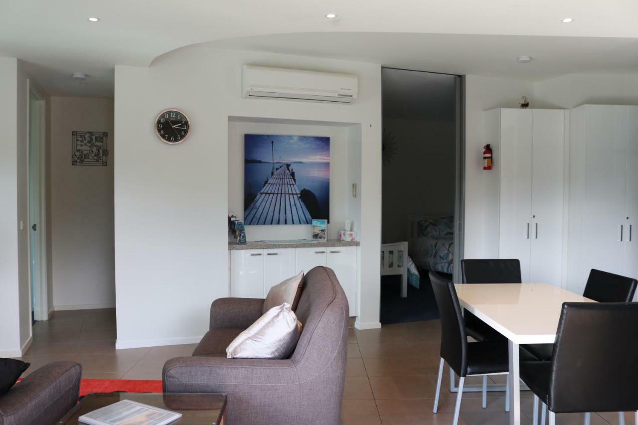130 At The Waves Apartment Cowes Exterior photo