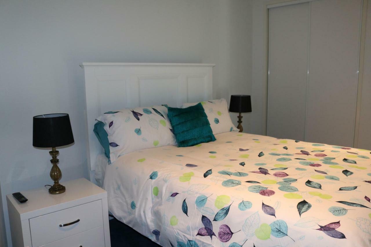 130 At The Waves Apartment Cowes Exterior photo